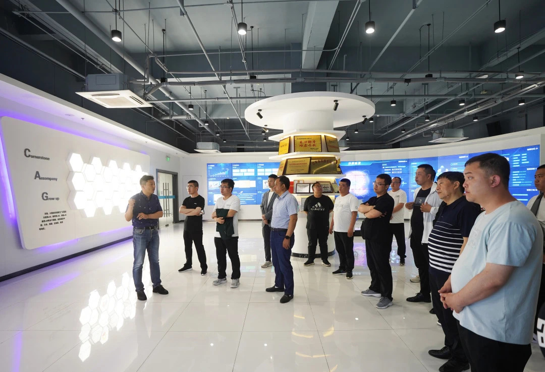 China's Top 500 Pengfei Group Coal Industry System Technology Team Visits Minivision Technology to Discuss Coal Mine Intelligence